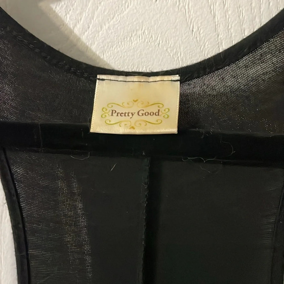 Pretty Good women’s razor back bow tank size large - Picture 3 of 4